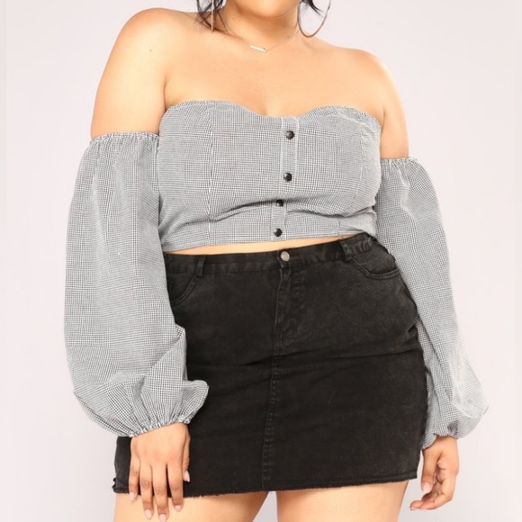 Fashion Nova Tops - Crop top